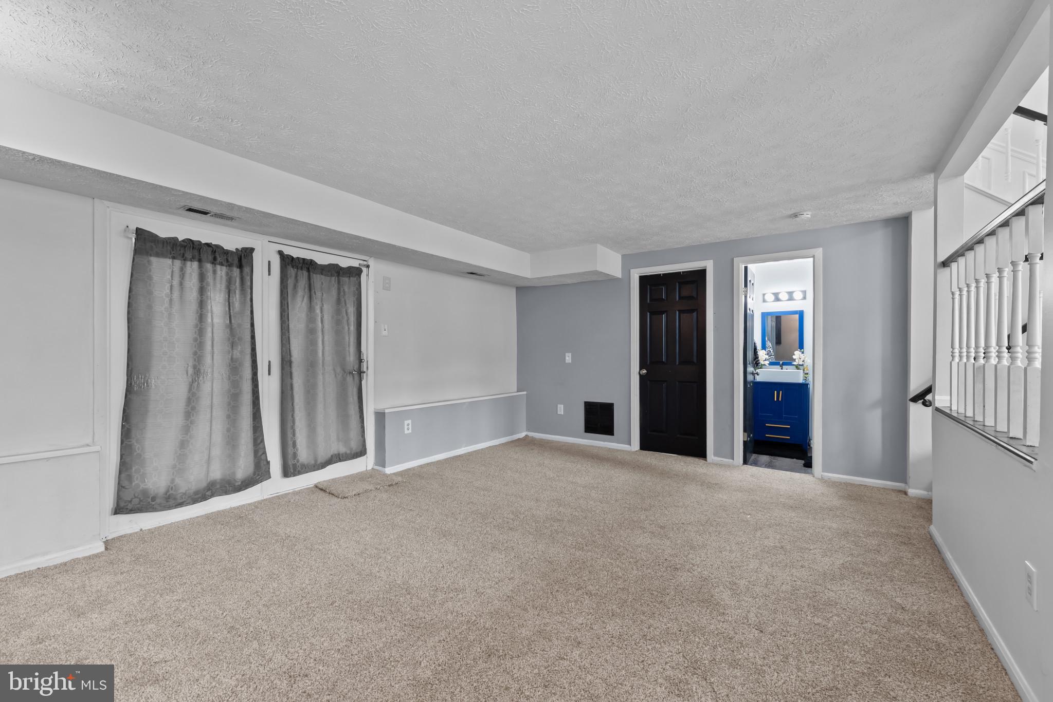 2960 ROSE CROWN CIRCLE