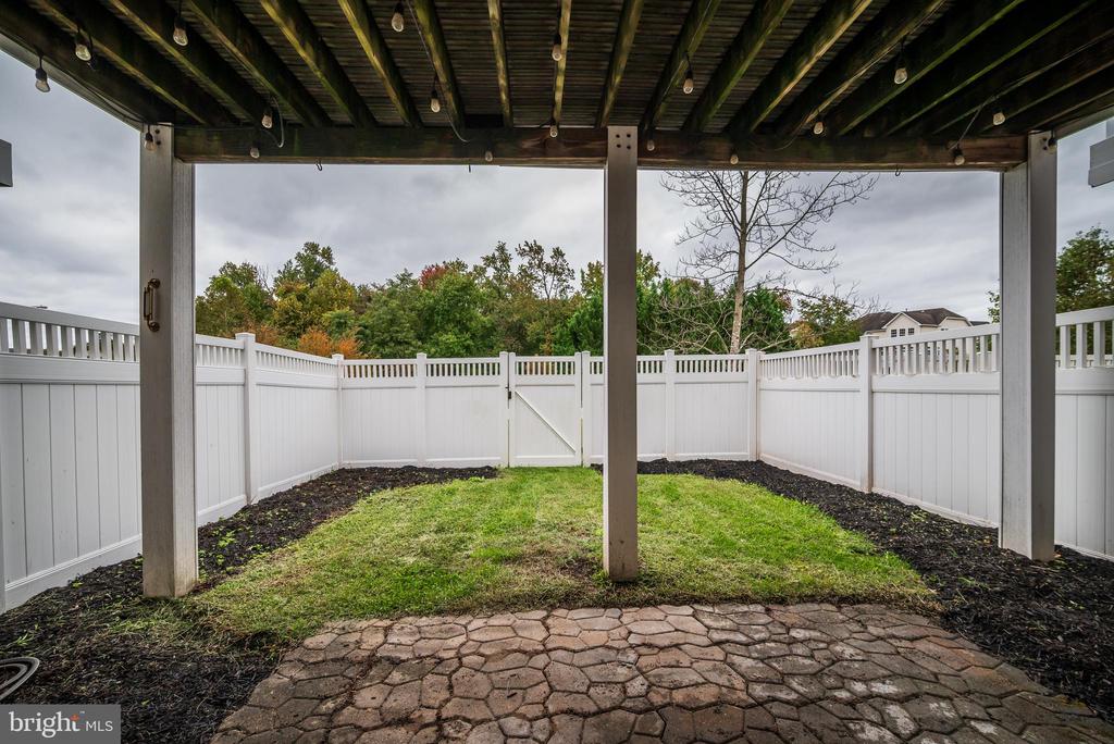 7591 TAUNTON COURT