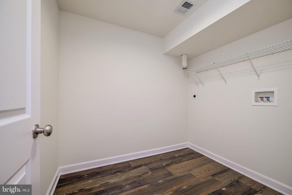 7591 TAUNTON COURT