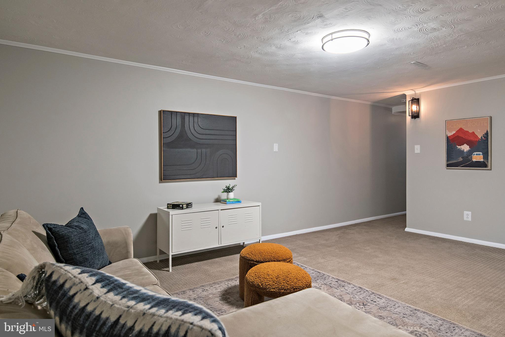 621 KENSINGTON AVENUE