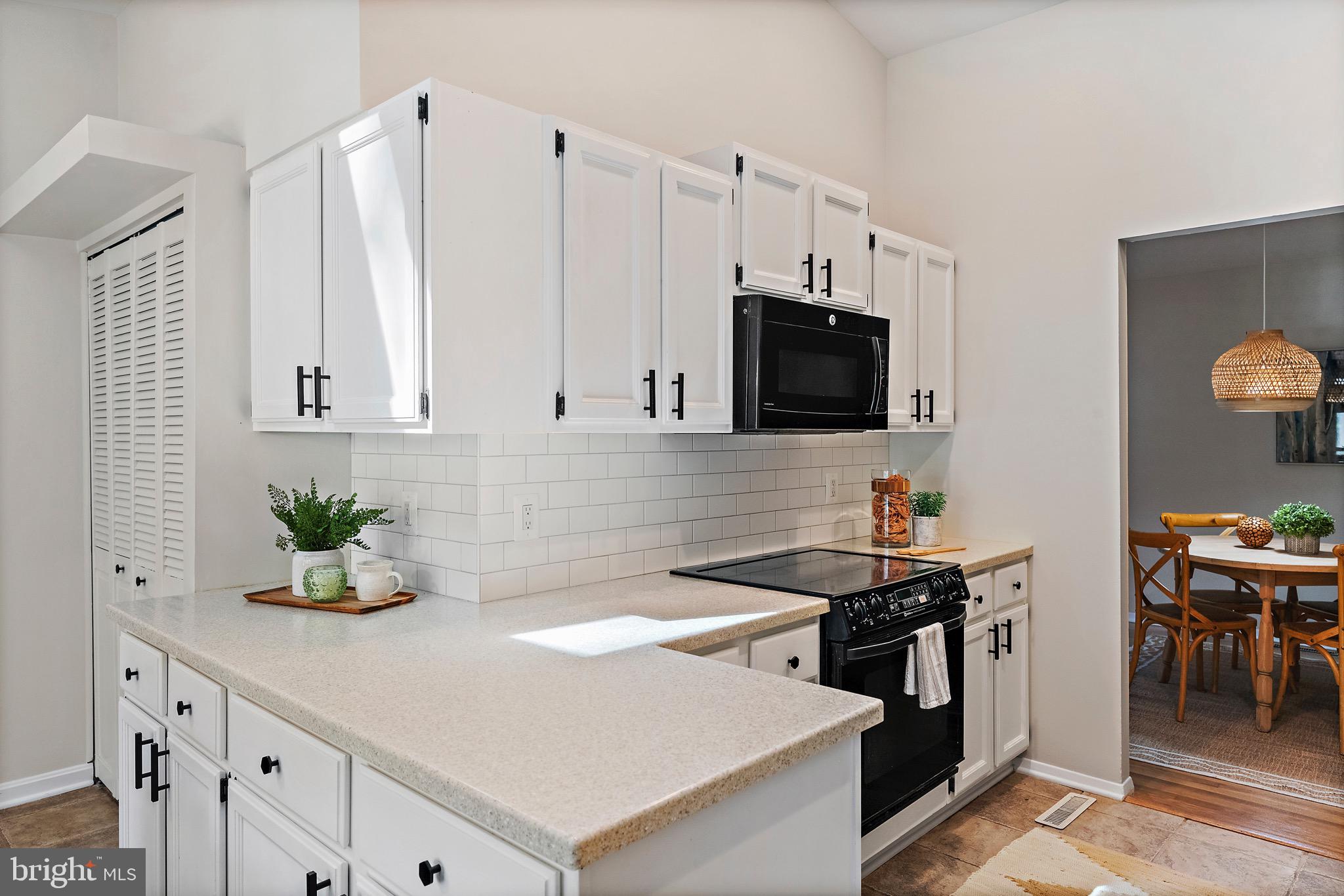 621 KENSINGTON AVENUE