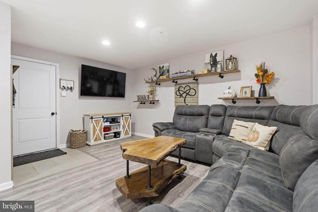 460 MARIANNA DRIVE