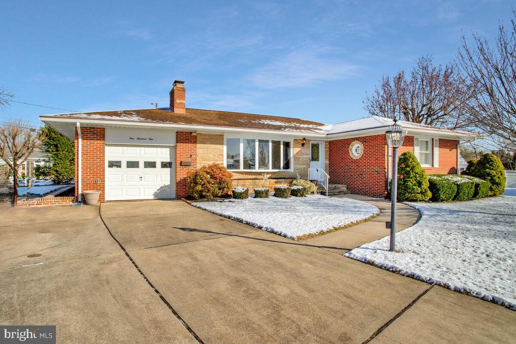 101 JUNIPER CIRCLE