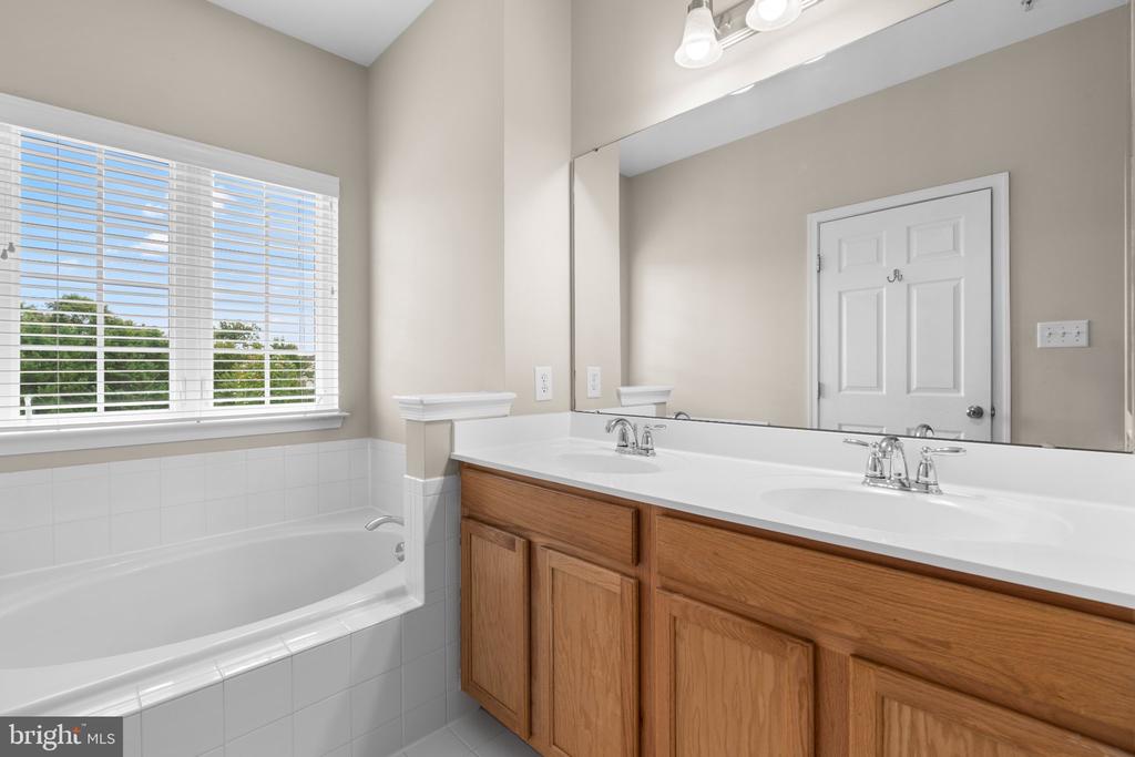 7597 TAUNTON COURT