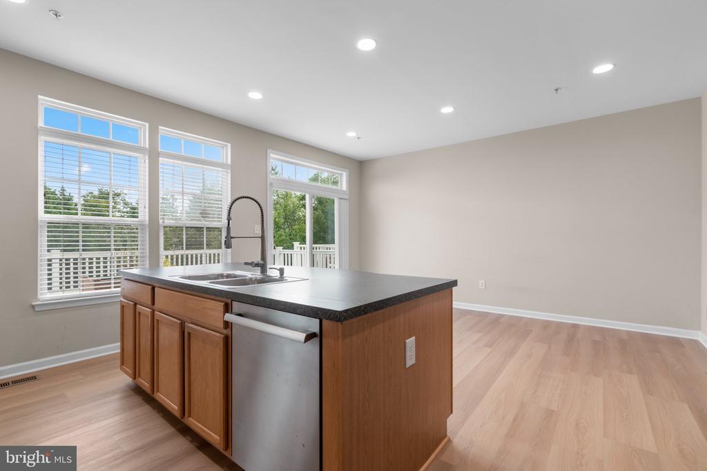 7597 TAUNTON COURT