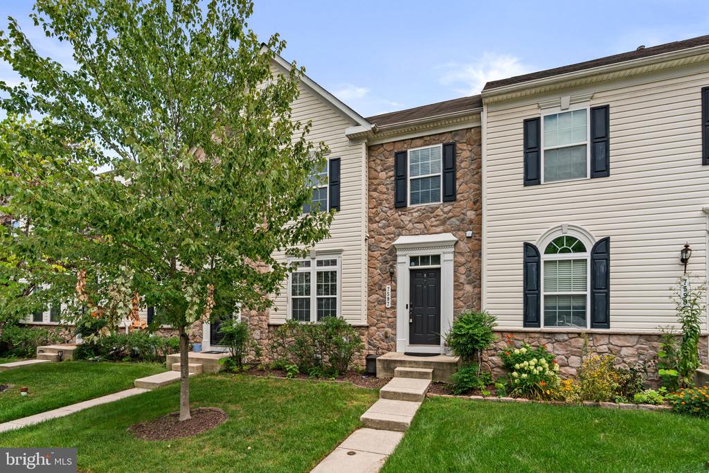 7597 TAUNTON COURT