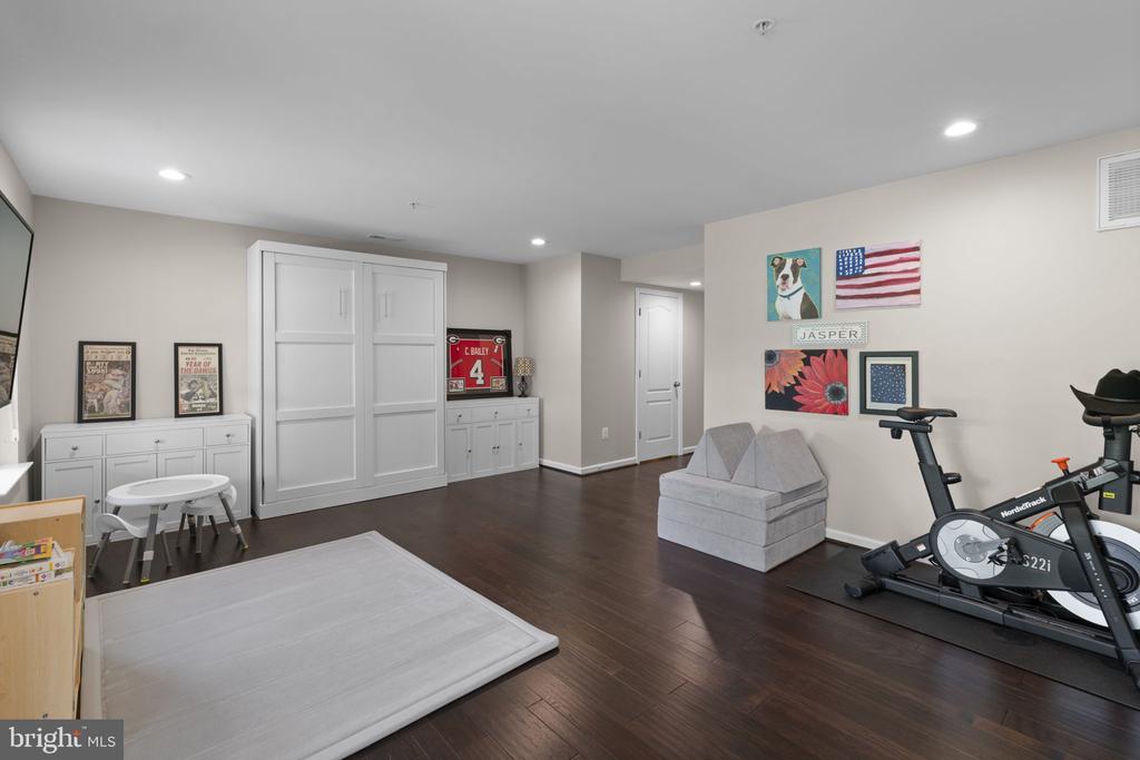 1008 LINDEN DRIVE