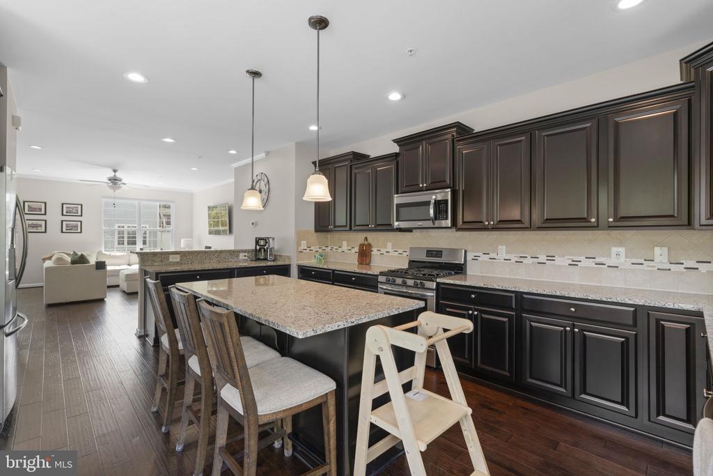 1008 LINDEN DRIVE