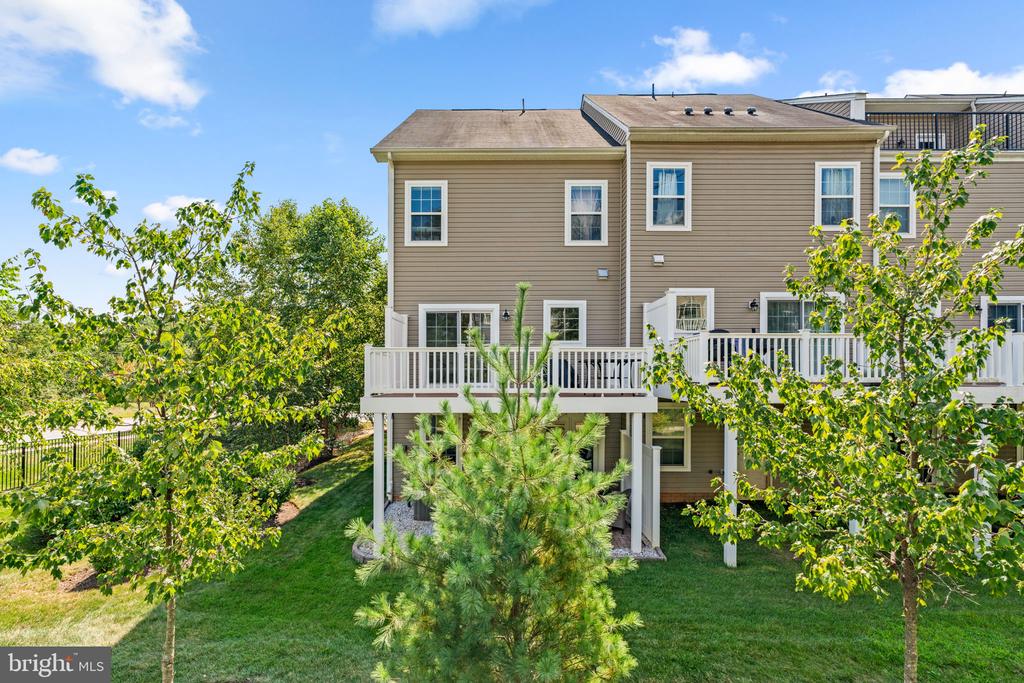 1008 LINDEN DRIVE