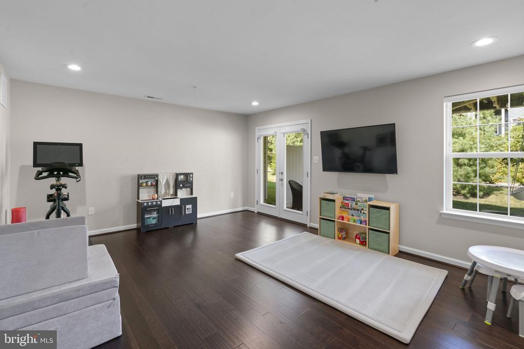 1008 LINDEN DRIVE