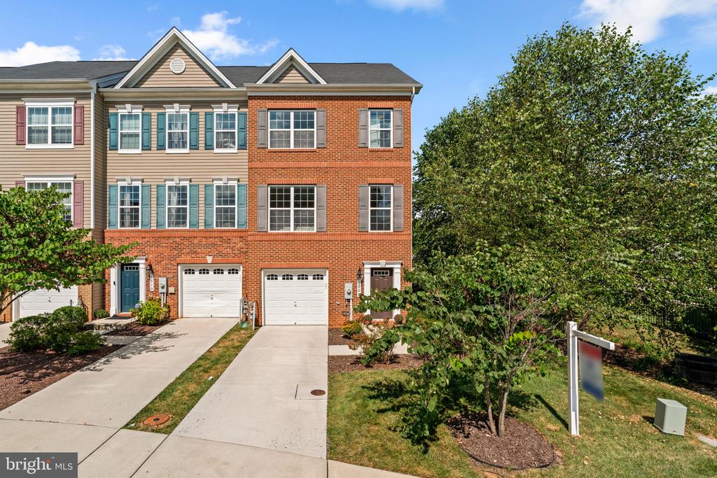 1008 LINDEN DRIVE