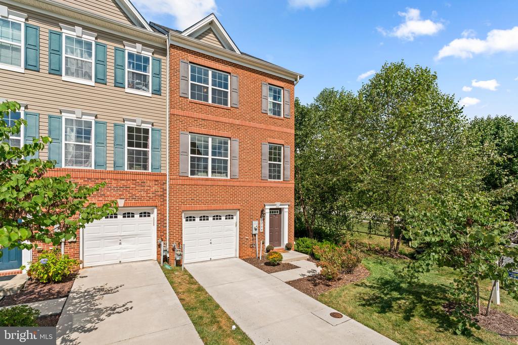 1008 LINDEN DRIVE