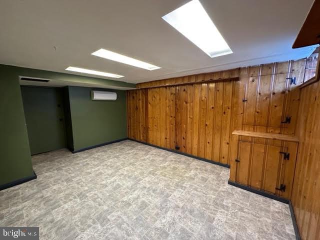 1044 Rockhill Ave