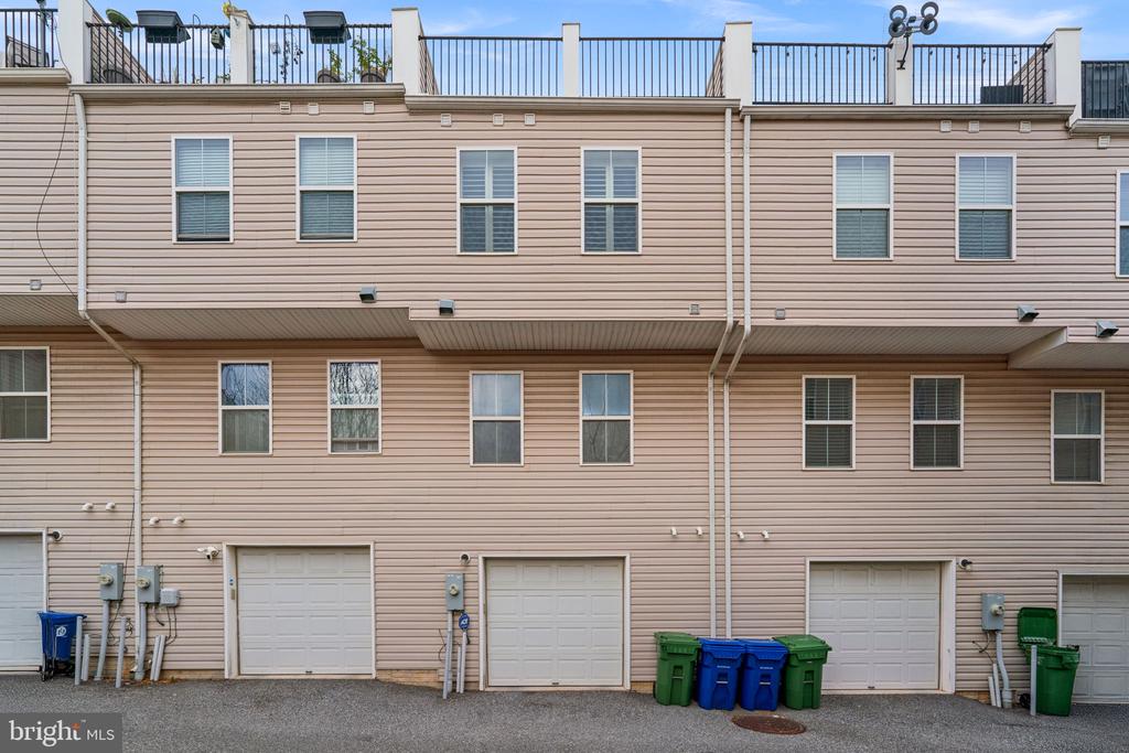 4615 DILLON PLACE