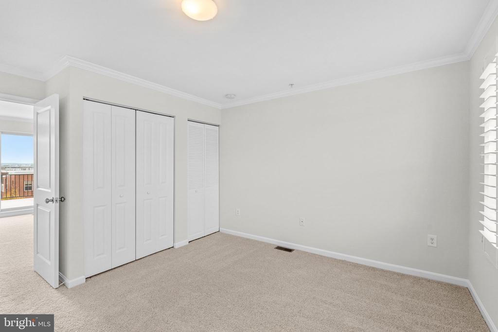 4615 DILLON PLACE