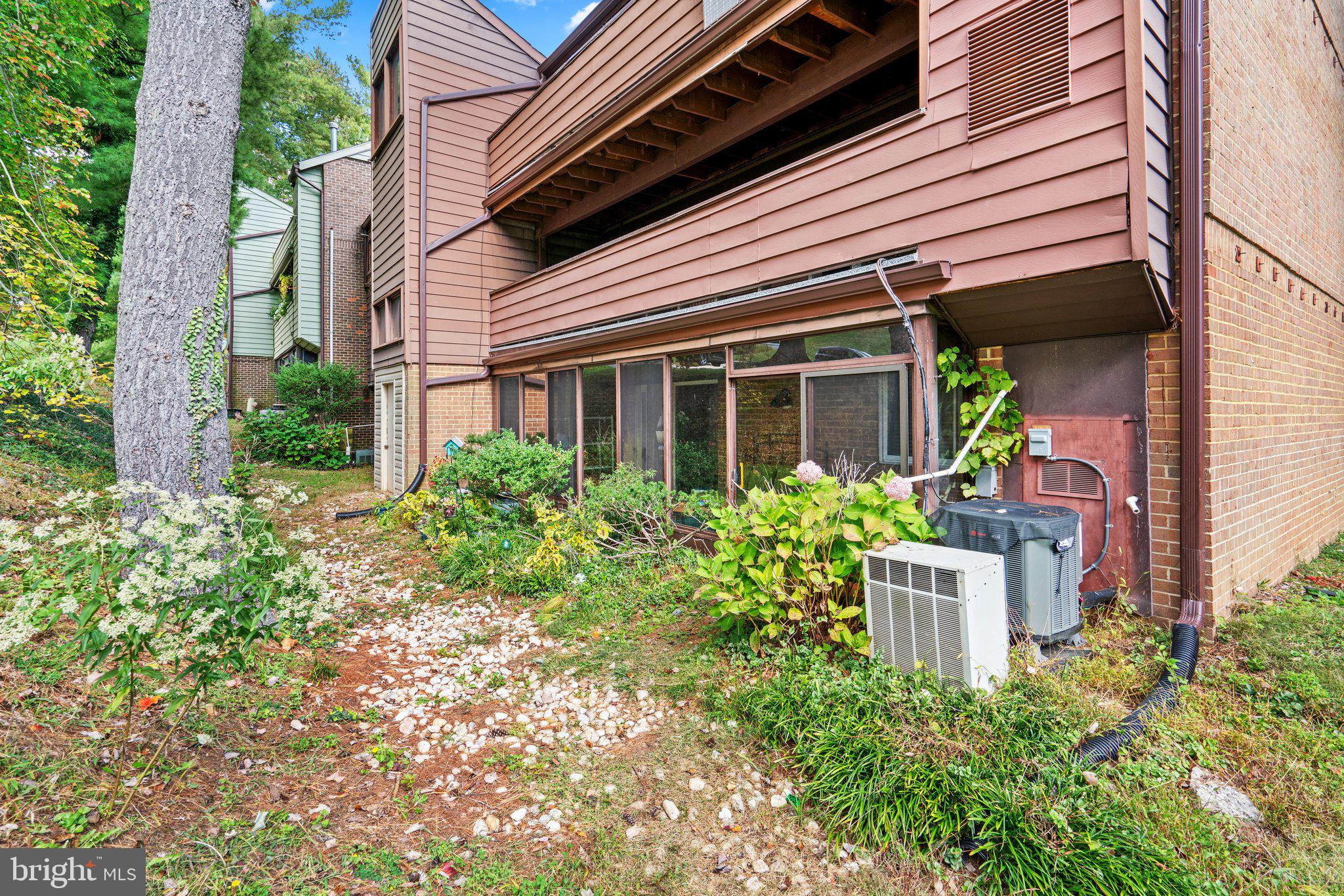 3 Suntop Ct #T-1