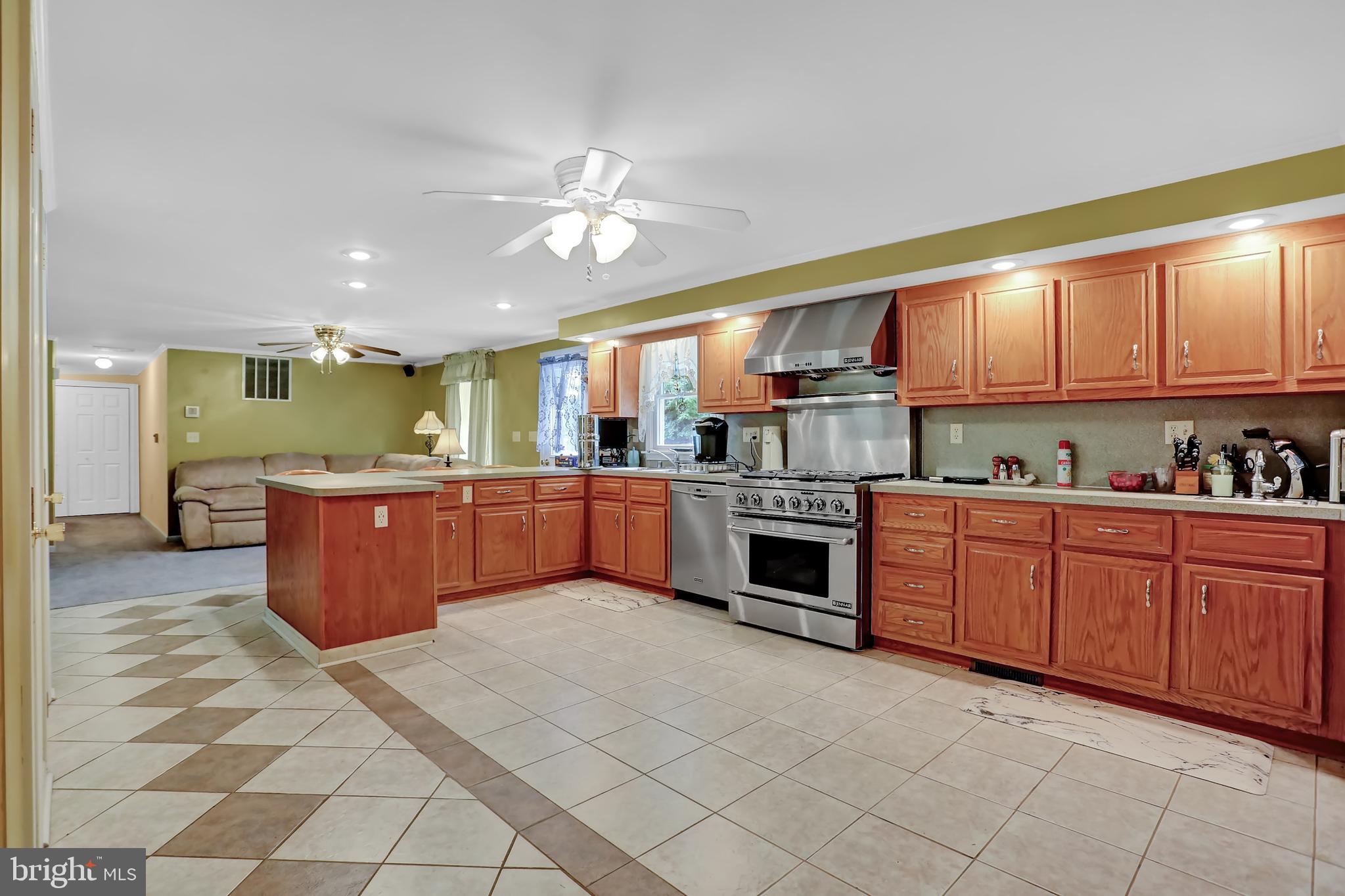 2205 HOLLY NECK ROAD