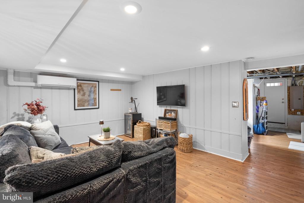 229 MURDOCK ROAD