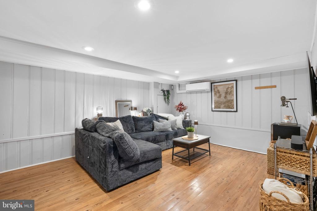 229 MURDOCK ROAD