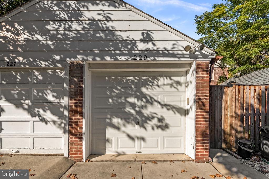 229 MURDOCK ROAD