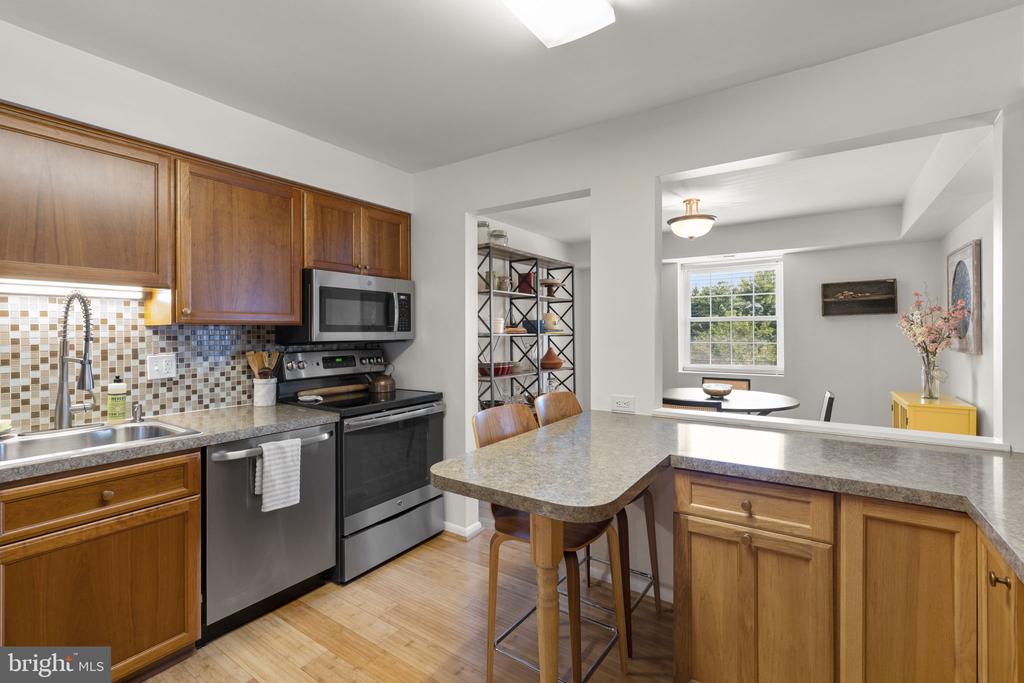 1 ELPHIN COURT 301