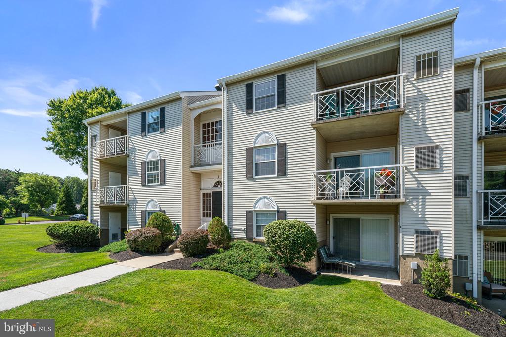 1 ELPHIN COURT 301