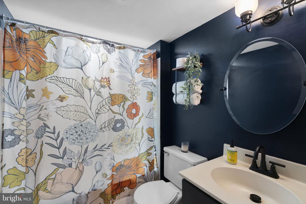 1 ELPHIN COURT 301