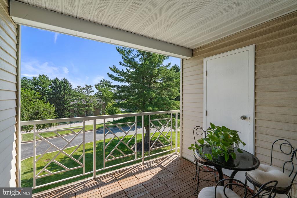 1 ELPHIN COURT 301