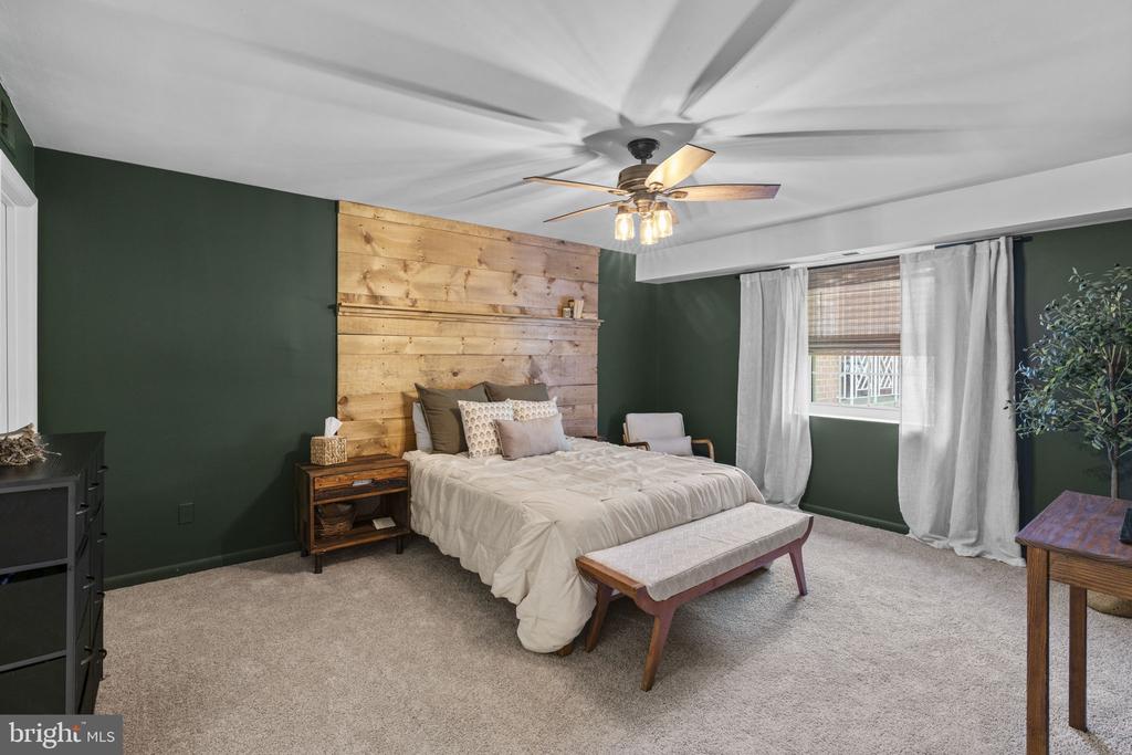 1 ELPHIN COURT 301