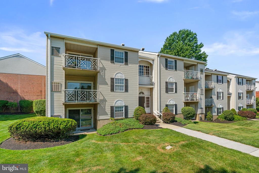 1 ELPHIN COURT 301
