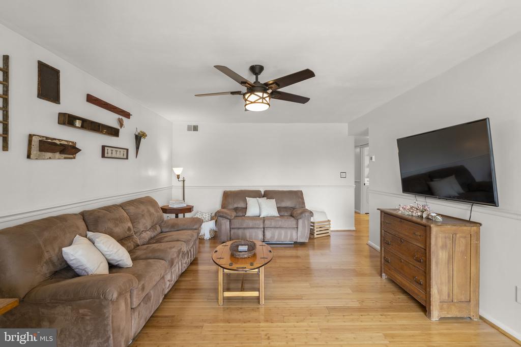 1 ELPHIN COURT 301