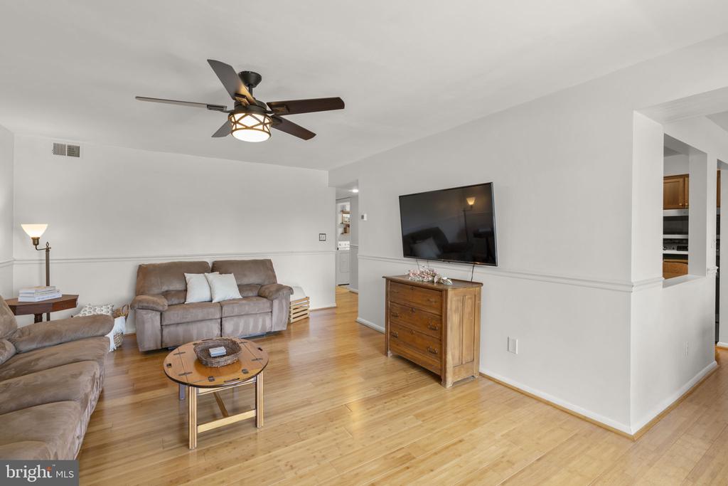 1 ELPHIN COURT 301
