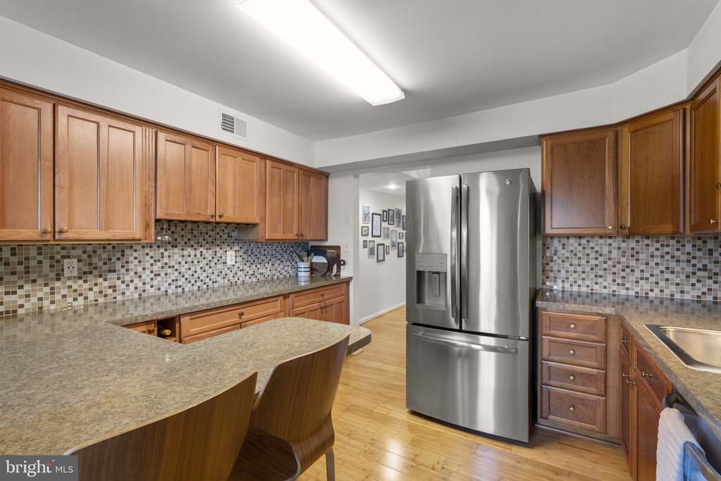 1 ELPHIN COURT 301