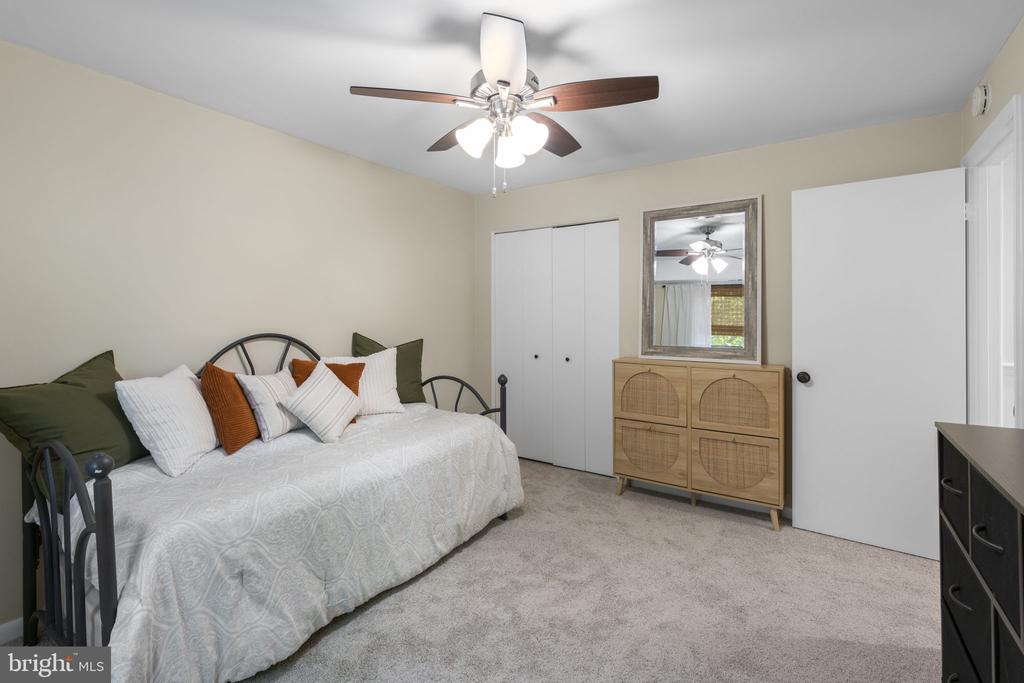 1 ELPHIN COURT 301