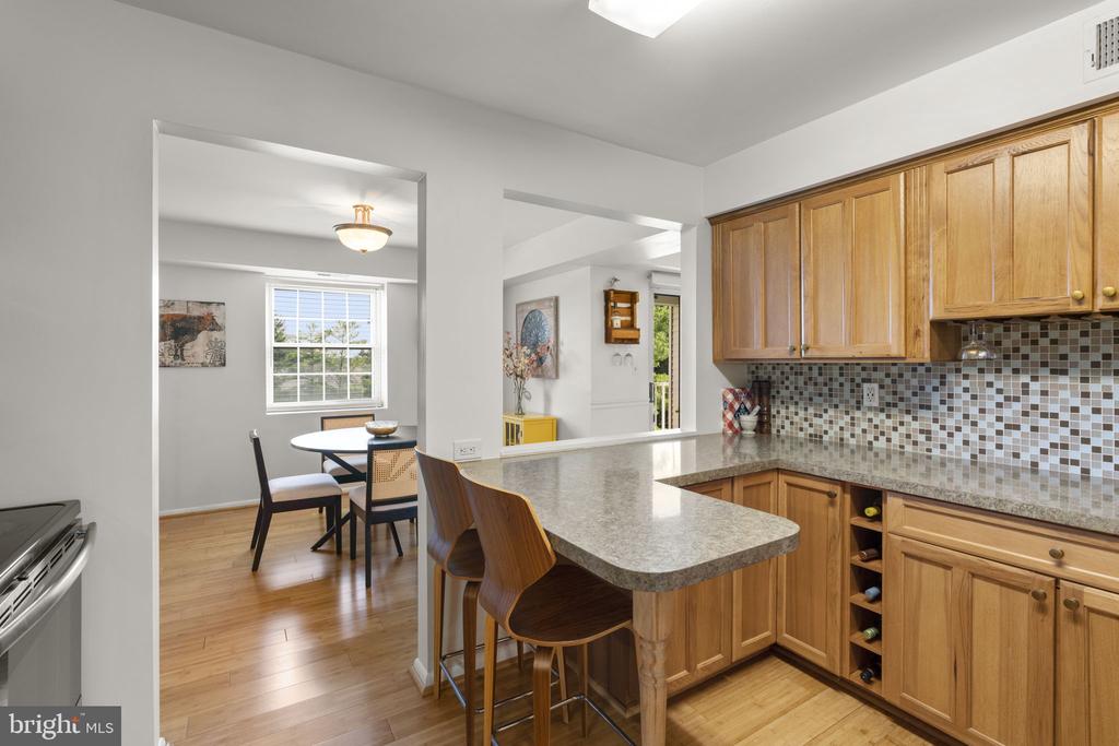 1 ELPHIN COURT 301