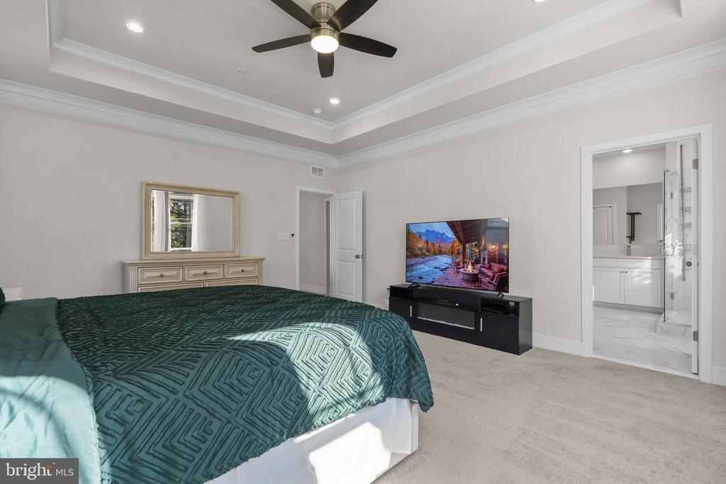1904 WATERS LANDING DRIVE