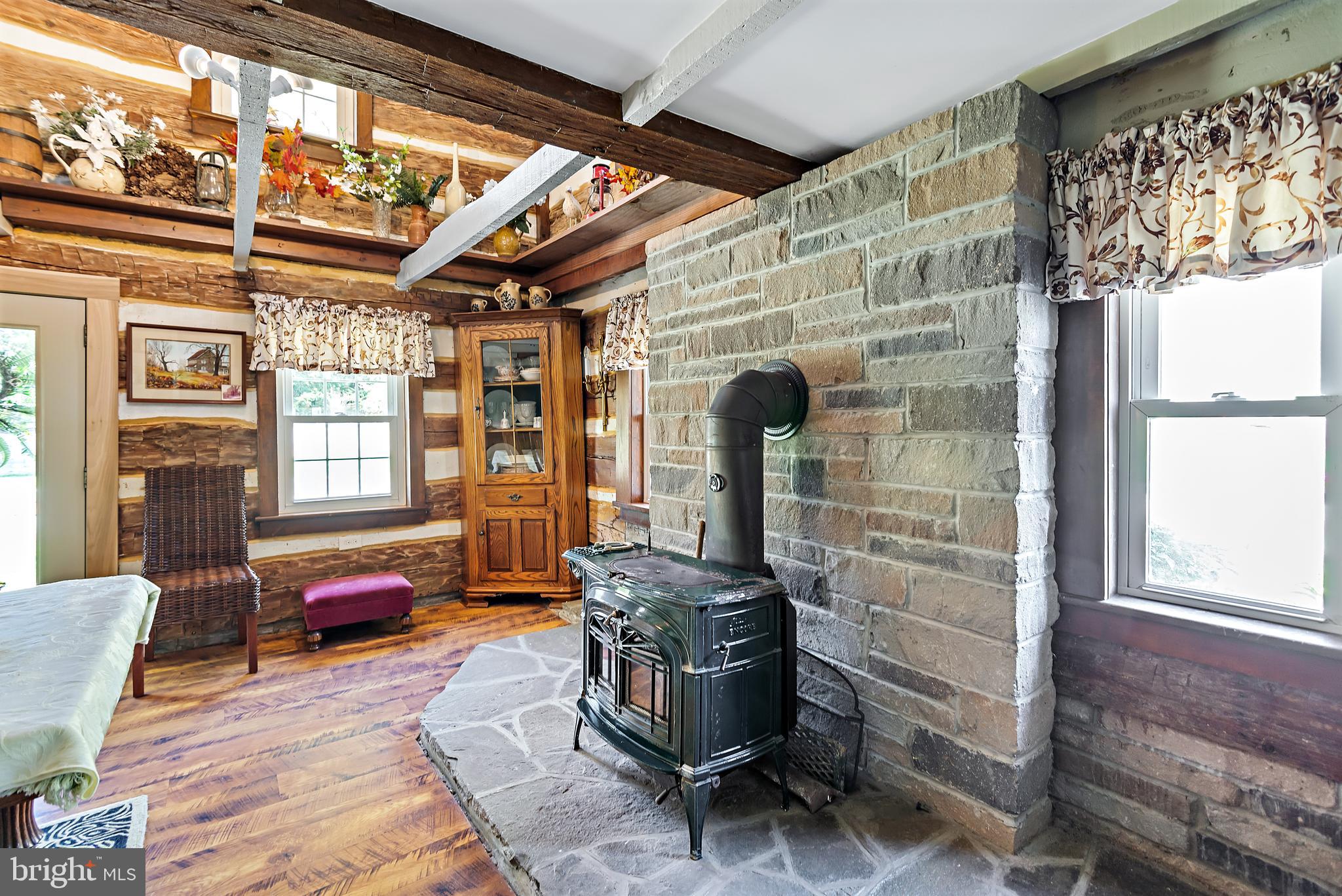 1525 Humbert Schoolhouse Rd
