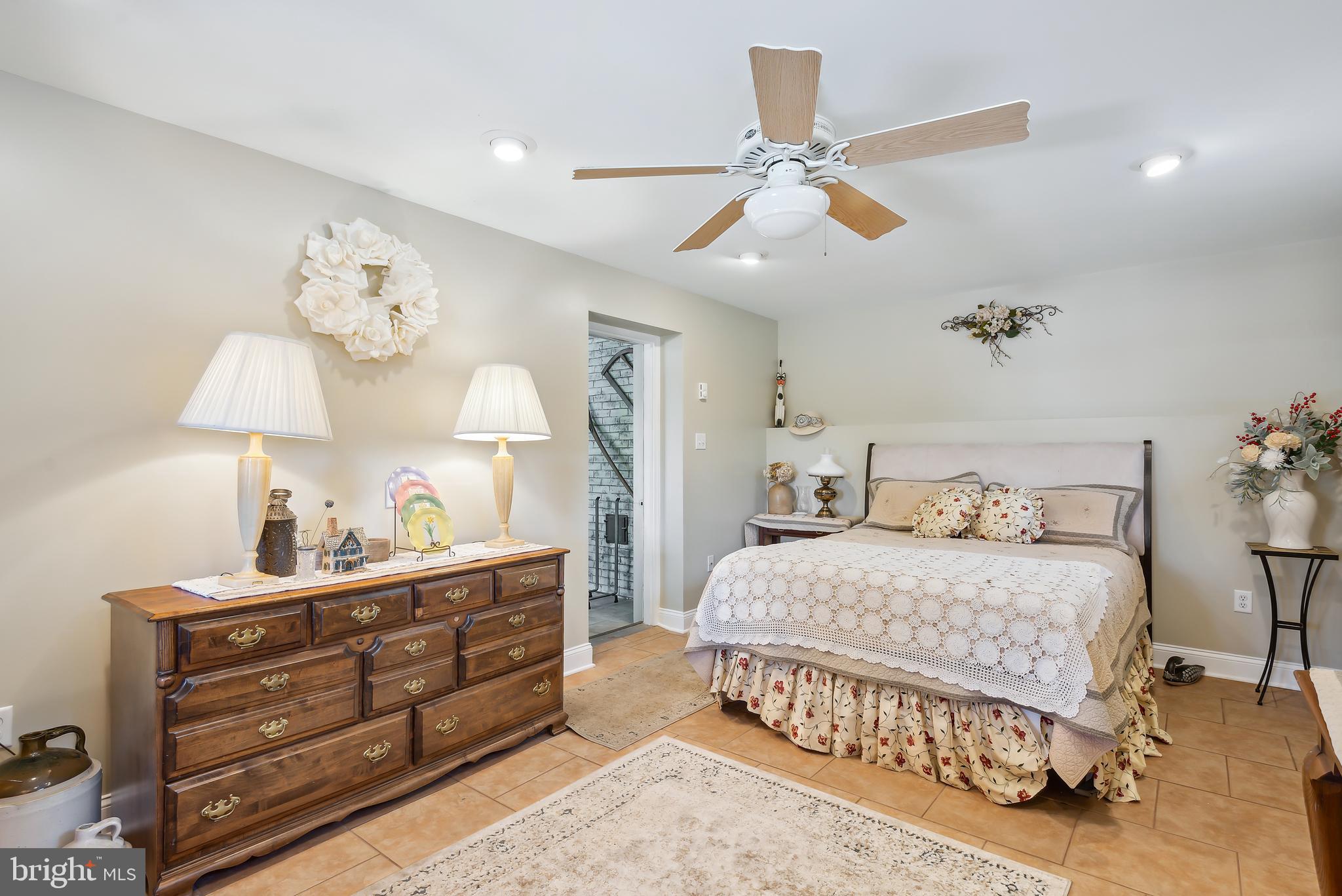 1521 Humbert Schoolhouse Rd
