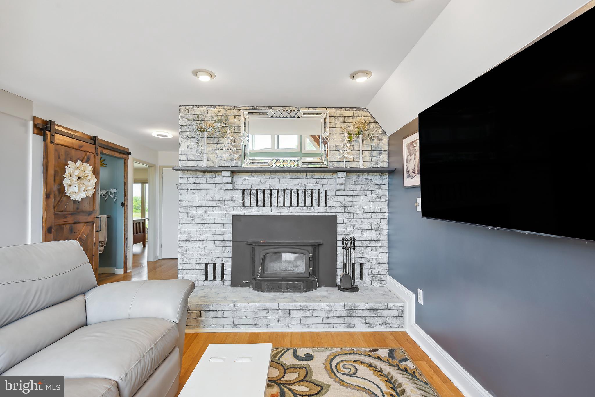 1521 Humbert Schoolhouse Rd