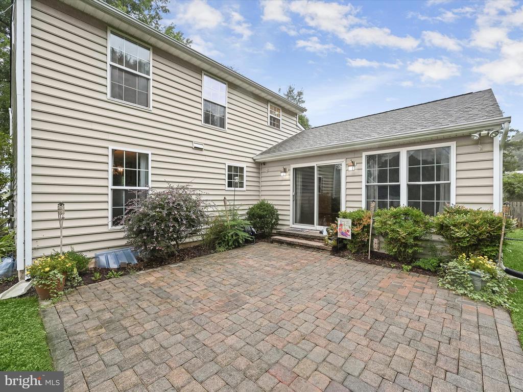 7021 MACBETH WAY