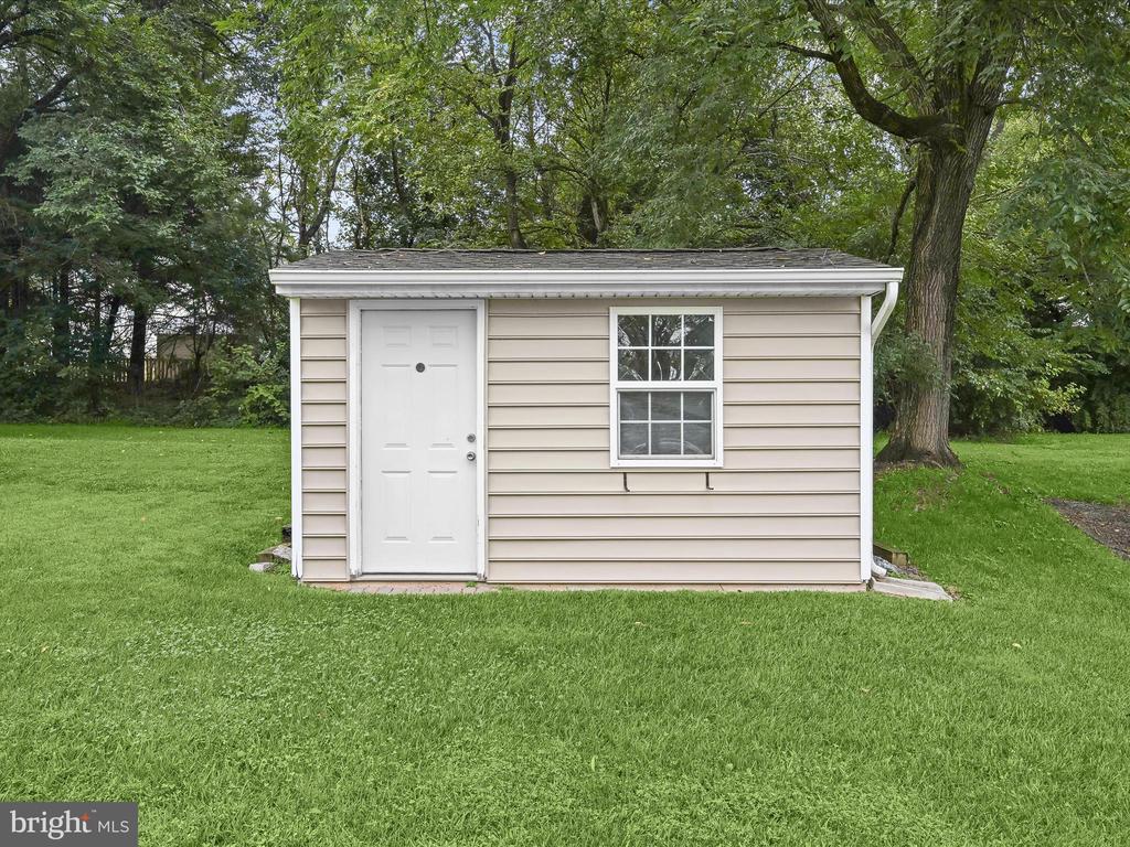 7021 MACBETH WAY