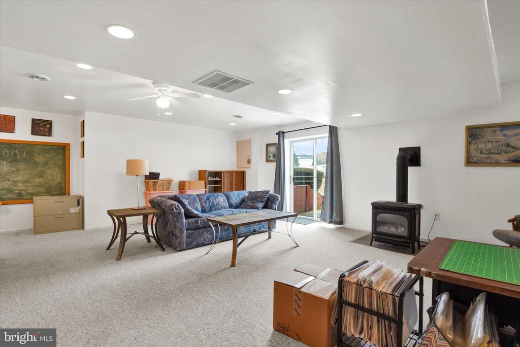 2100 CLOPPER COURT