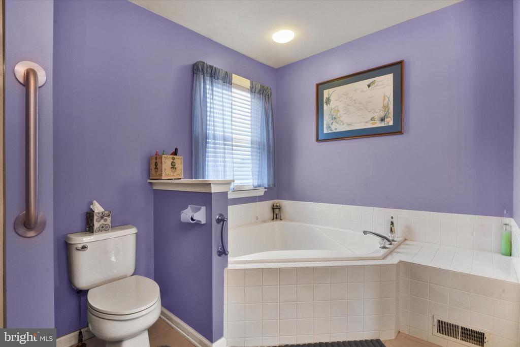 2100 CLOPPER COURT