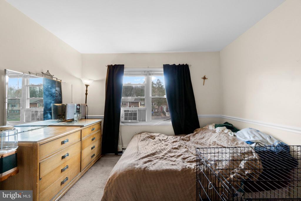 102 Carnival Dr