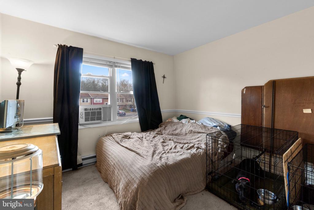 102 Carnival Dr