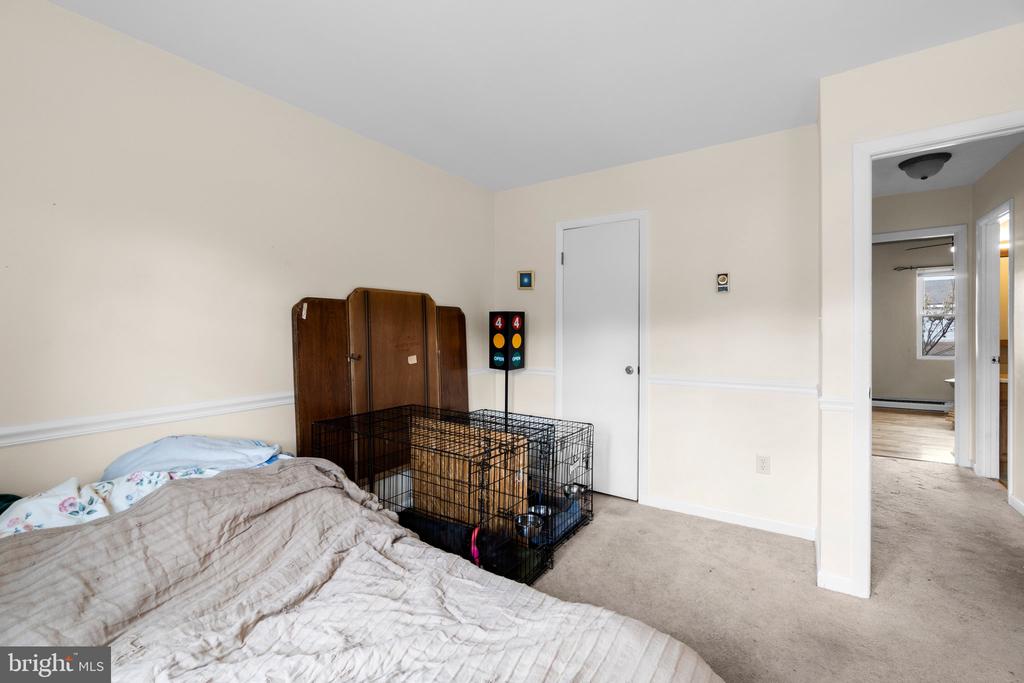 102 Carnival Dr