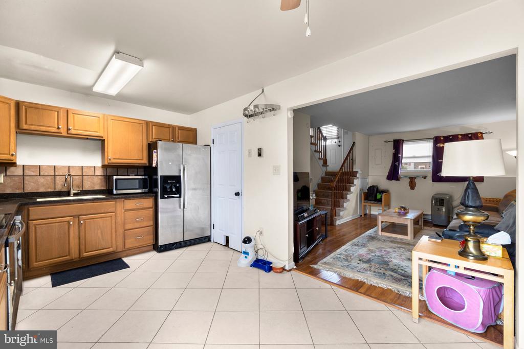 102 Carnival Dr