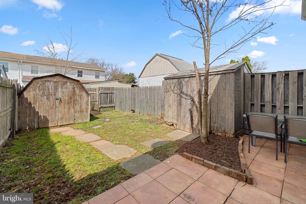 102 Carnival Dr