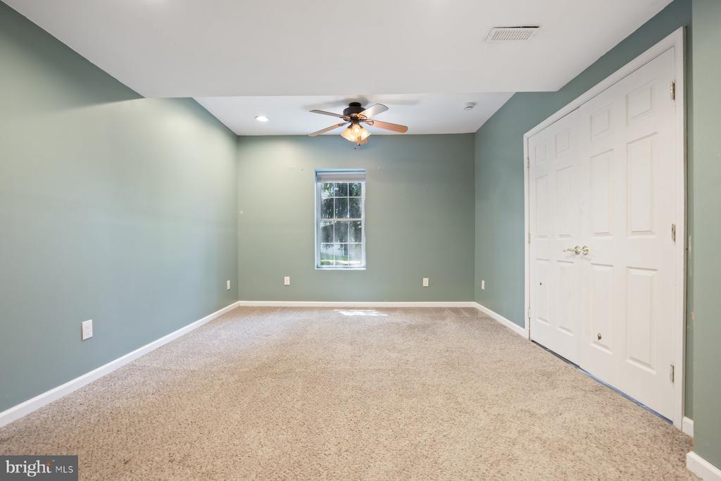 1712 LOCKSLEY LANE