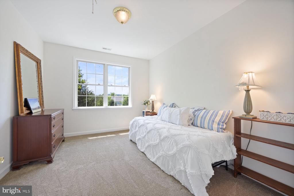 1712 LOCKSLEY LANE